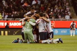 El VAR le da a Chivas su tercer triunfo consecutivo en el Clausura 2019
