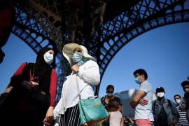 Tras estar cerrada tres meses por la pandemia del coronavirus en Francia la Torre Eiffel vuelve a recibir turistas