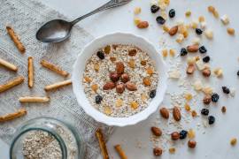 La avena es un cereal integral, rico en fibra, que es importante para una buena digestión.
