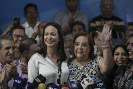 La líder opositora venezolana María Corina Machado, acompañada por Corina Yoris, en Caracas, Venezuela | Foto: AP