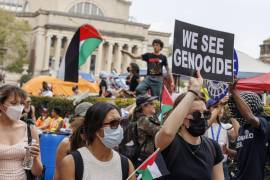 Estudiantes pro palestinos protestan en el campus de la Universidad de Columbia en Nueva York.