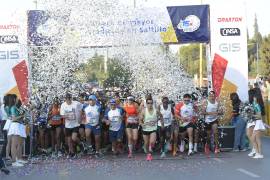 Los corredores lograron el objetivo de recorrer 15 kilómetros en las calles más importantes de la ciudad.