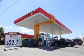 Gasolina lleva un año en Coahuila arriba de $21 el litro... y es la 4a más barata de México