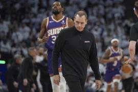 El entrenador de los Suns de Phoenix Frank Vogel, habría sido despedido el 9 de mayo.