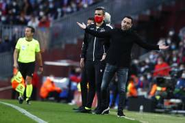 El estratega del Barcelona, Xavi Hernández, resaltó la ausencia del jugador mexicano del Napoli.