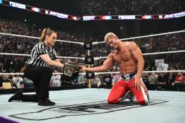 La árbitra estuvo al frente del combate entre Cody Rhodes y AJ Styles, mismo que fue la lucha estelar del Backlash 2024 en Francia.