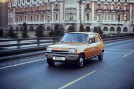El histórico coche R5 de Renault, uno de los automóviles más vendidos de la historia, celebra el 50 aniversario de su lanzamiento en 1972.