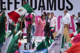 La abanderada de la alianza “Fuerza y Corazón por México” estuvo acompañada por simpatizantes y sociedad civil | Foto: Especial