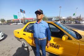 Con 35 años como taxista en Saltillo, don Cruz Campos Frausto ha sufrido nueve asaltos.