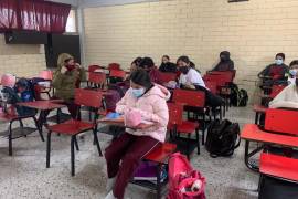 En un salón de la Secundaria Técnica 58 Profesor Alfonso Reyes Aurrecoechea nada más asistieron 10 alumnos.
