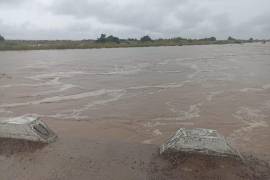 Se registró la inundación en la comunidad de La Noria y se procedía a evacuar el ejido Buenavista con el apoyo de elementos de la Defensa Nacional y de Protección Civil del Gobierno del Estado.
