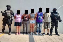 La banda integrada por cinco personas, entre ellas tres mujeres, fue detenida en el municipio de García, Nuevo León.
