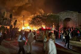 El caos se desató rápidamente, y al menos 22 personas resultaron heridas por quemaduras en medio del pánico y la confusión.
