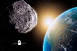 La nave OSIRIS-APEX, liderada por Dani Mendoza DellaGiustina, no se posará en el asteroide, pero descenderá para desplazar rocas y polvo, proporcionando una visión única bajo la superficie.