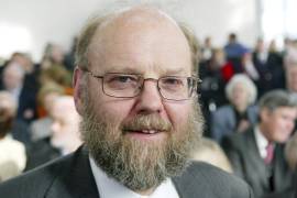 El científico escocés Ian Wilmut en la Iglesia Pauls en Frankfurt, Alemania, el 14 de marzo de 2005. Wilmut, fue pionero de la clonación.