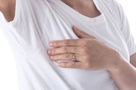 Tratamiento de menopausia aumenta riesgo de padecer cáncer de seno