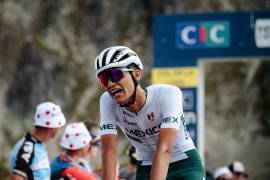 El ciclista de 19 años se convierte en el primer mexicano en ganar una etapa de este tour, y se coloca tercero en la clasificación general.