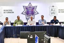 Román Cepeda enfatizó la relevancia de la participación ciudadana en la seguridad de Torreón, acompañado de distintas corporaciones.
