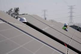 Vendedores recomiendan paneles solares en hogares que pagan más de 3 mil pesos mensuales por el servicio de energía eléctrica.