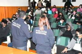 Estudiantes de Monclova participarón en una sesión sobre ciberseguridad y prevención del ciberbullying organizada por la Policía Escolar