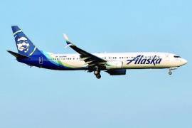 Presidente ejecutivo de Boeing acepta el error y la responsabilidad tras incidente en Alaska Airlines.