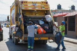 Solo dos días festivos descansan al año en Saltillo los trabajadores de recolección de basura: el 25 de diciembre y el 1 de enero.