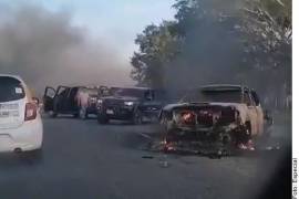 Además de dos muertos y un herido, al menos 12 vehículos fueron incendiados o baleados.
