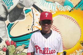 Gerardo López, lanzador de 18 años, ahora jugará para los Phillies de Filadelfia.