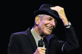 Leonard Cohen en su presentación durante el primer día del Festival de Arte y Música de Coachella en Indio, California, el 17 de abril de 2009.