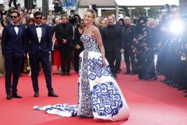 Sharon Stone llega para la proyección de ‘Les Amandiers (Forever Young)’ durante la 75ª edición del Festival de Cine de Cannes, en Cannes, Francia.