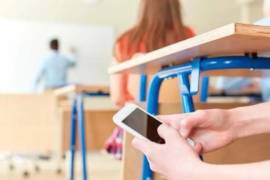 La Secretaría de Educación en Coahuila acepta que el uso de los aparatos electrónicos son herramientas valiosas para el estudio.