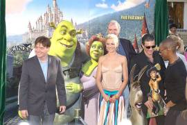 El ejecutivo de DreamWorks dijo que parte importante del proyecto es el cast original conformado por Mike Myers, Cameron Diaz, Antonio Banderas y Eddie Murphy.