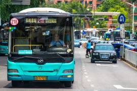 En 2017, Shenzhen se convirtió en la primera gran ciudad del mundo en optar por usar autobuses eléctricos, que transportan a los usuarios sin emitir CO2.
