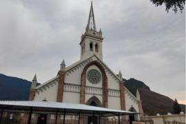 La arquidiócesis en Veracruz ha reclamado que la GN irrumpió en una iglesia para sacar a un joven migrante que buscó refugio ahí