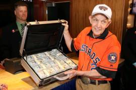 Hombre que ganó una fortuna con los Astros en el 2019 apostó 3.4 millones a Tampa Bay