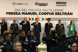 En el marco de los festejos del Día del Policía Saltillense, autoridades municipales y estatales llevaron a cabo la entrega de la presea “Manue Copus Beltrán.
