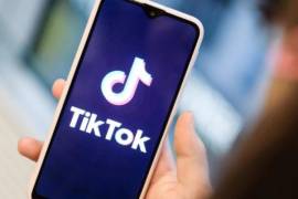 TikTok fue multada por un tribunal de Rusia con tres millones de rublos (cerca de 51 mil 400 euros) por difundir contenido LGTBI entre la población menor de edad.