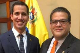 Recibe México en sede de Caracas a opositor a Maduro