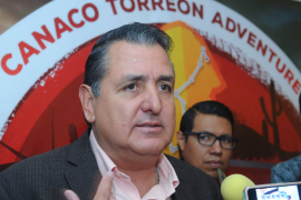 Antonio Gutiérrez Jardón cuestiona el presunto favoritismo de la CFE hacia la alcaldesa de Múzquiz y su hermano, el diputado electo Antonio Flores Guerra.