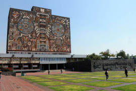 Celebran la Biblioteca Central de la UNAM