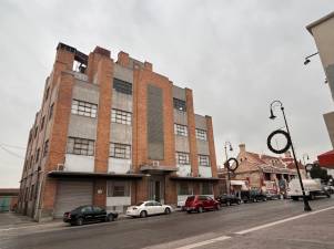 En este icónico edificio ubicado sobre la calle Allende, en el centro de Saltillo, desde hace décadas es tostado, molido y empaquetado el café Oso.