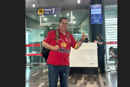 Por el cierre de las carreteras hacia Monterrey, Héctor Horacio Dávila se vio en la necesidad de reprogramar su vuelo desde el aeropuerto de la vecina ciudad.