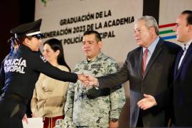 Gracias a la seguridad, Coahuila es uno de los estados más competitivos del País, dice el gobernador Manolo Jiménez (Der).