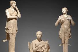 El museo anunció el jueves 11 de agosto de 2022 que devolverá a Italia las esculturas griegas de terracota conocidas como “Orfeo y las sirenas”, que se cree datan del siglo IV a.C.