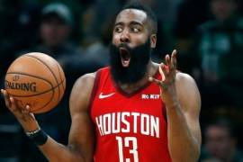 Rockets espera que James Harden se comprometa con el equipo para la próxima temporada
