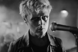 Con una video donde la banda forma parte de una multitud zombi, Green Day da pie a su próximo lanzamiento.