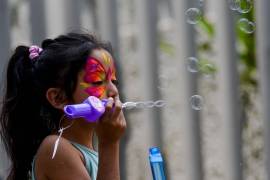 Pequeños y pequeñas celebran el Día del Niño y la Niña en todo México.