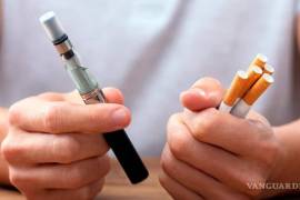Usuarios cuestionaron el daño de los cigarrillos a la salud ante la alerta de los vapeadores.