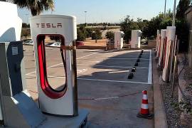 A inicios del 2024 los usuarios de autos eléctricos Ford podrán usar 12 mil de las 17 mil estaciones que tiene Tesla en Estados Unidos y Canadá.