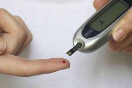 La prediabetes puede identificarse a través de pruebas de laboratorio conocidas como Tolerancia a la Glucosa Alterada y Glucosa Alterada de Ayuno.